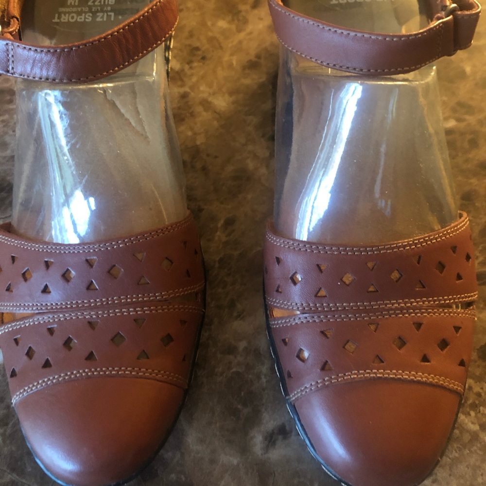 Clarks soft Cushion women’s sandals. Sz 8.5